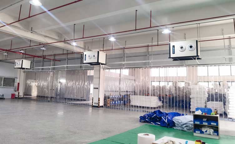 制衣廠制冷降溫，安裝蒸發(fā)冷省電空調(diào)-臥式射流機組