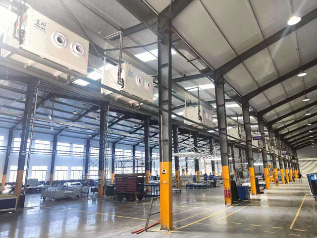 機械設備廠悶熱，制冷降溫應用蒸發冷省電空調-臥式射流款